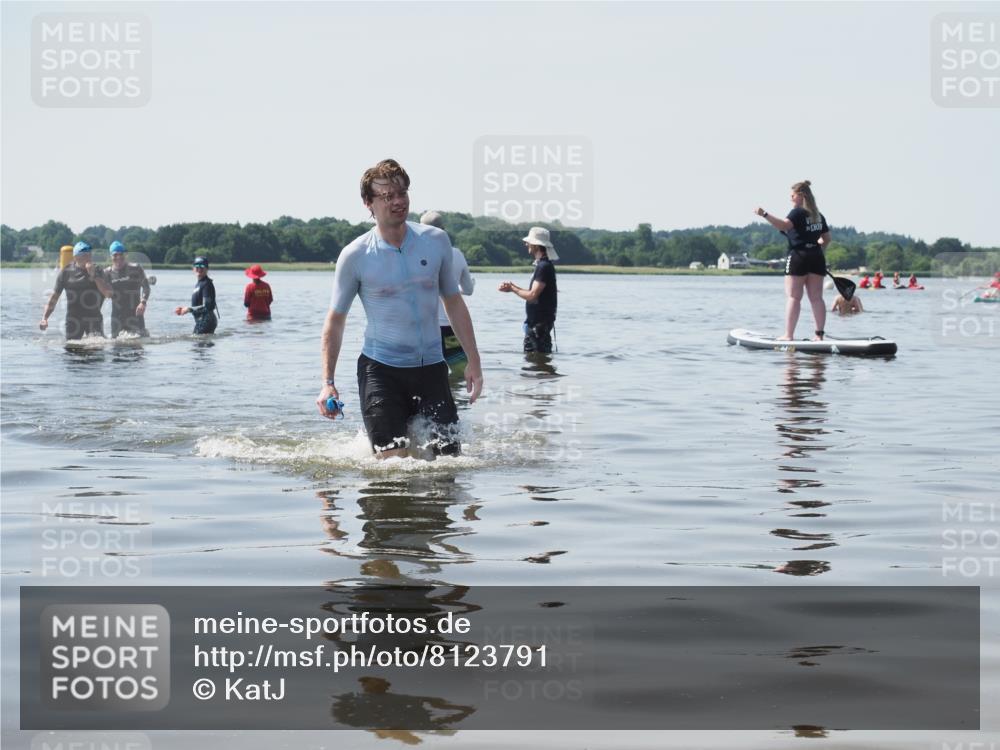 22.06.2025 - Viking Triathlon KatJ http://msf.ph/oto/8123791 22.06.2025 10:58:06 Schwimmen 357, 359, 403 meine-sportfotos.de