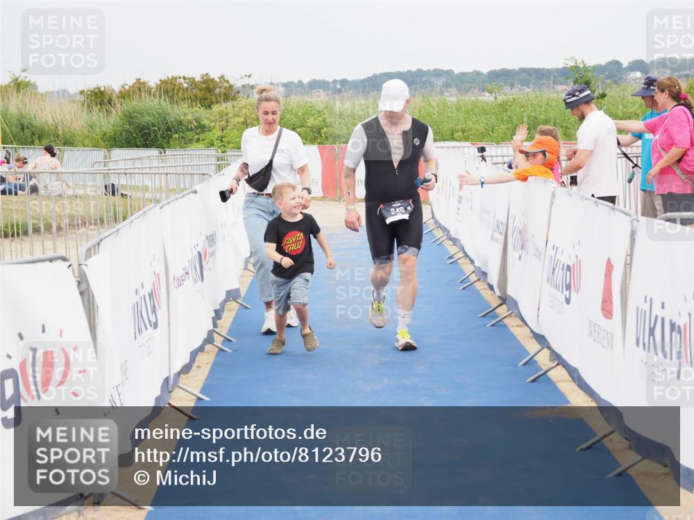 22.06.2025 - Viking Triathlon MichiJ http://msf.ph/oto/8123796 22.06.2025 17:09:45 Ziel 246, 493 meine-sportfotos.de