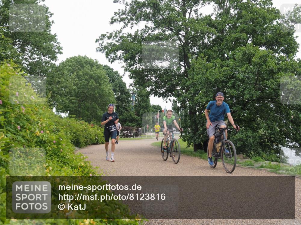 22.06.2025 - Viking Triathlon KatJ http://msf.ph/oto/8123816 22.06.2025 15:19:45 Laufen 24 meine-sportfotos.de