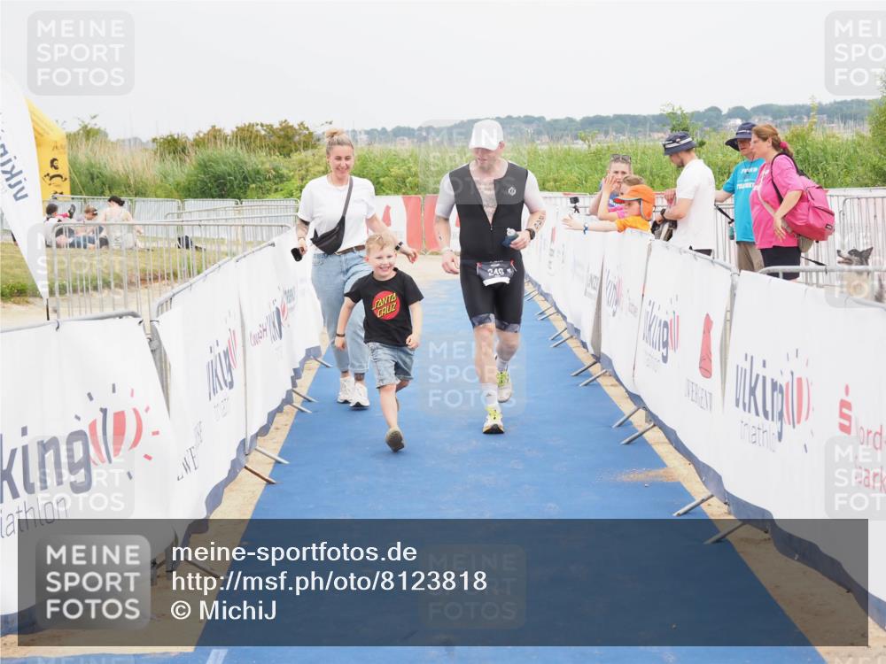 22.06.2025 - Viking Triathlon MichiJ http://msf.ph/oto/8123818 22.06.2025 17:09:45 Ziel 246, 493 meine-sportfotos.de