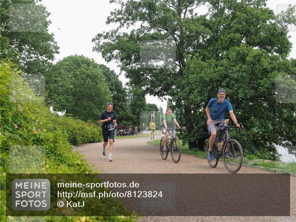 22.06.2025 - Viking Triathlon KatJ http://msf.ph/oto/8123824 22.06.2025 15:19:45 Laufen 24 meine-sportfotos.de