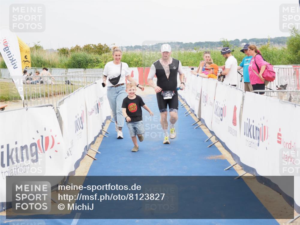 22.06.2025 - Viking Triathlon MichiJ http://msf.ph/oto/8123827 22.06.2025 17:09:45 Ziel 246, 493 meine-sportfotos.de