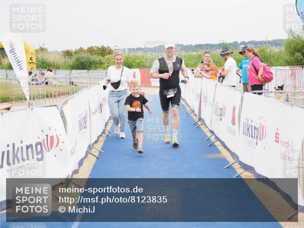 22.06.2025 - Viking Triathlon MichiJ http://msf.ph/oto/8123835 22.06.2025 17:09:46 Ziel 246, 493 meine-sportfotos.de