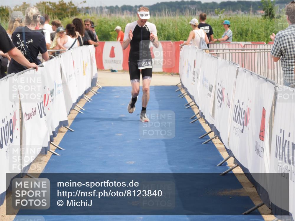 22.06.2025 - Viking Triathlon MichiJ http://msf.ph/oto/8123840 22.06.2025 15:14:51 Ziel 264 meine-sportfotos.de