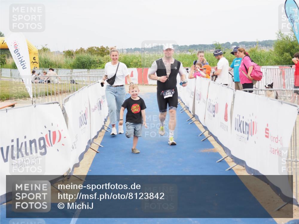 22.06.2025 - Viking Triathlon MichiJ http://msf.ph/oto/8123842 22.06.2025 17:09:46 Ziel 246, 493 meine-sportfotos.de