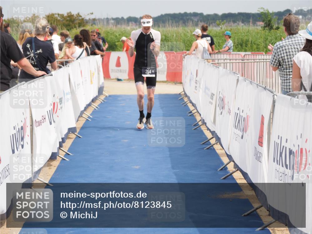 22.06.2025 - Viking Triathlon MichiJ http://msf.ph/oto/8123845 22.06.2025 15:14:51 Ziel 264 meine-sportfotos.de
