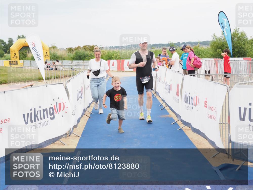 22.06.2025 - Viking Triathlon MichiJ http://msf.ph/oto/8123880 22.06.2025 17:09:46 Ziel 246, 493 meine-sportfotos.de