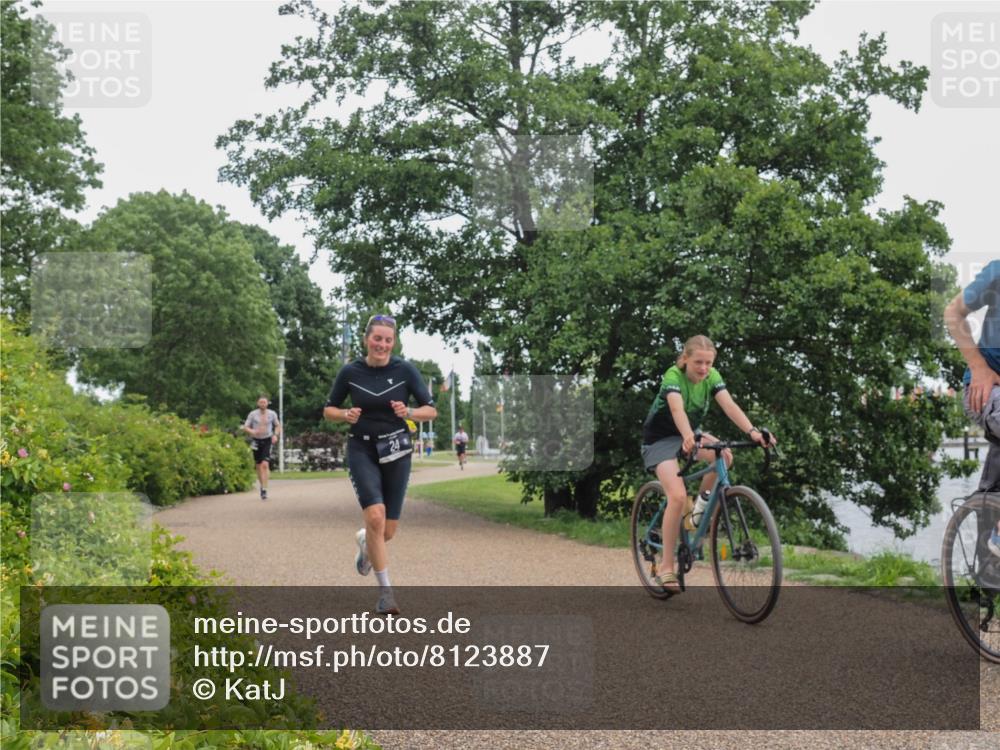 22.06.2025 - Viking Triathlon KatJ http://msf.ph/oto/8123887 22.06.2025 15:19:46 Laufen 24 meine-sportfotos.de