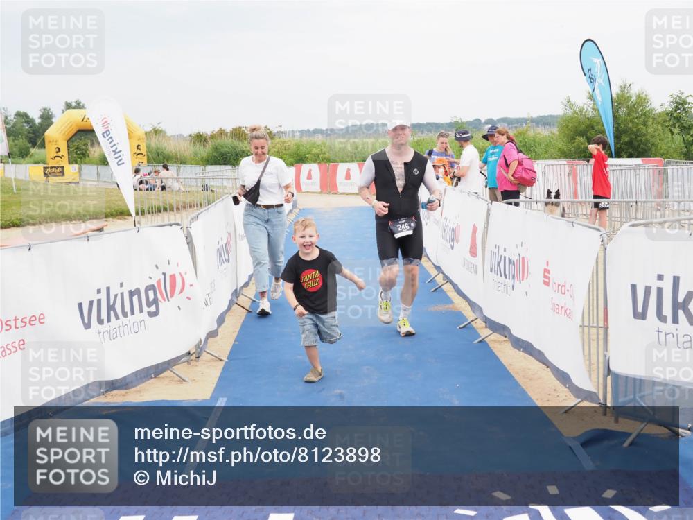 22.06.2025 - Viking Triathlon MichiJ http://msf.ph/oto/8123898 22.06.2025 17:09:47 Ziel 246, 493 meine-sportfotos.de