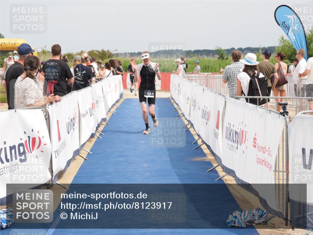22.06.2025 - Viking Triathlon MichiJ http://msf.ph/oto/8123917 22.06.2025 15:14:52 Ziel 264 meine-sportfotos.de