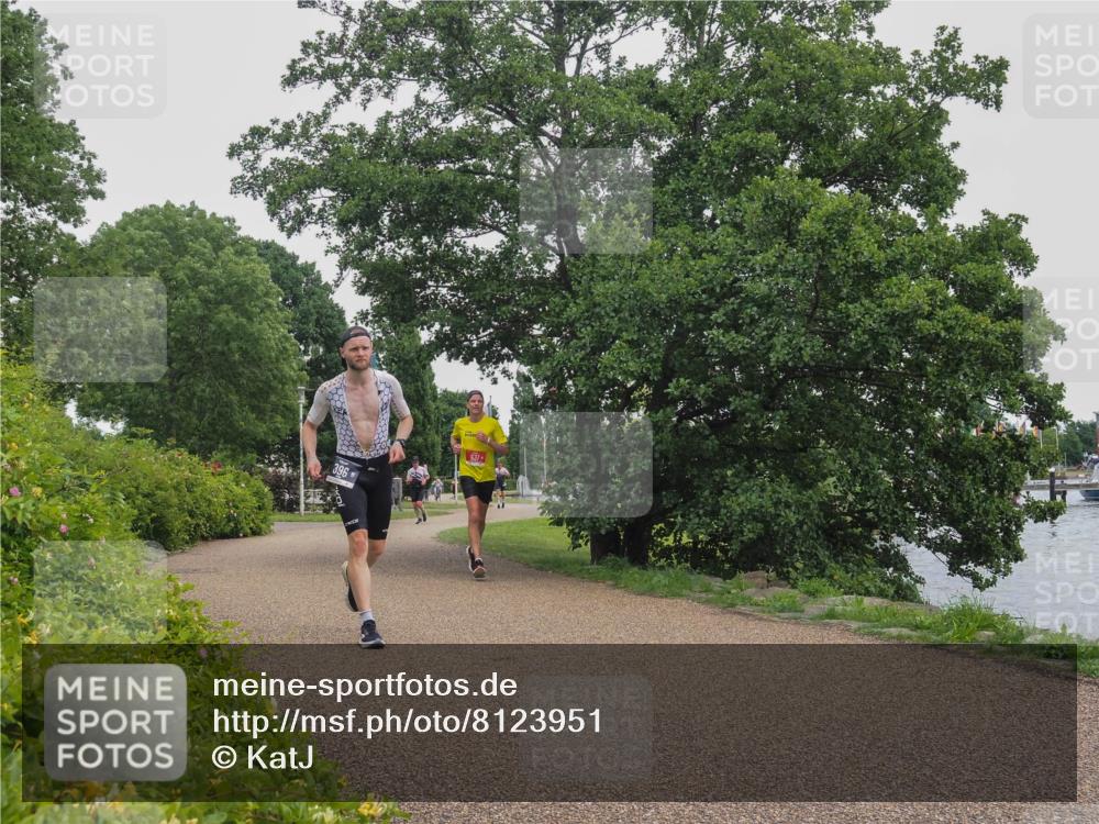 22.06.2025 - Viking Triathlon KatJ http://msf.ph/oto/8123951 22.06.2025 15:19:51 Laufen 396, 637 meine-sportfotos.de