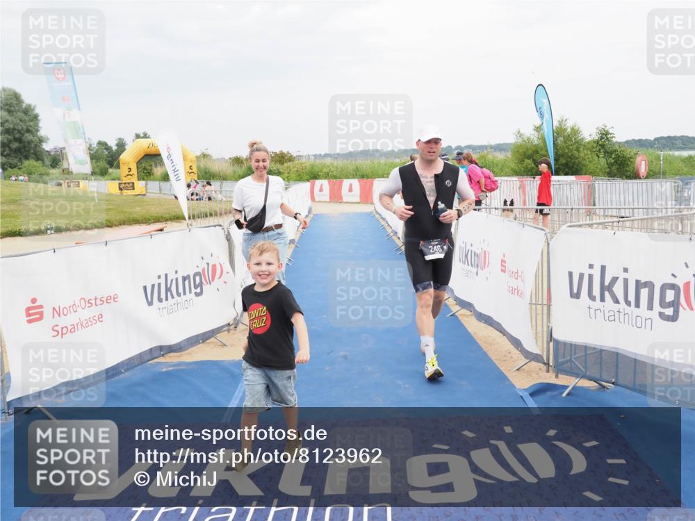 22.06.2025 - Viking Triathlon MichiJ http://msf.ph/oto/8123962 22.06.2025 17:09:48 Ziel 246 meine-sportfotos.de