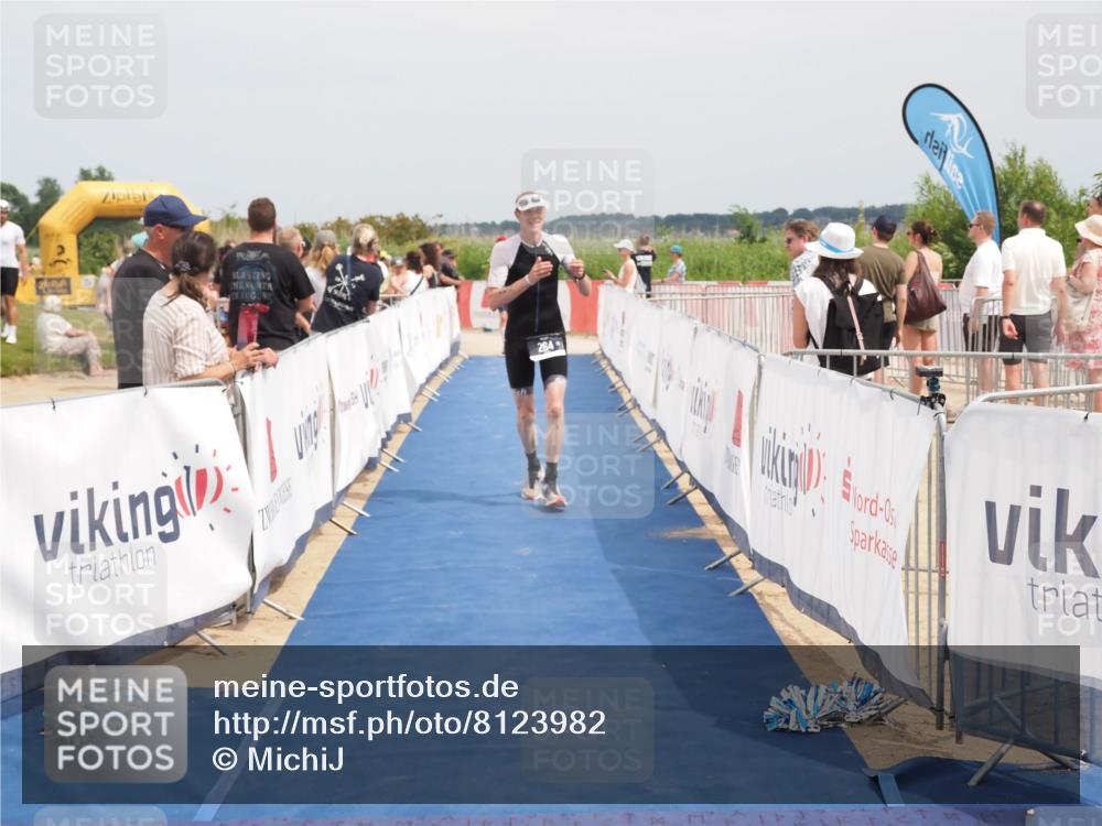 22.06.2025 - Viking Triathlon MichiJ http://msf.ph/oto/8123982 22.06.2025 15:14:53 Ziel 264, 377 meine-sportfotos.de