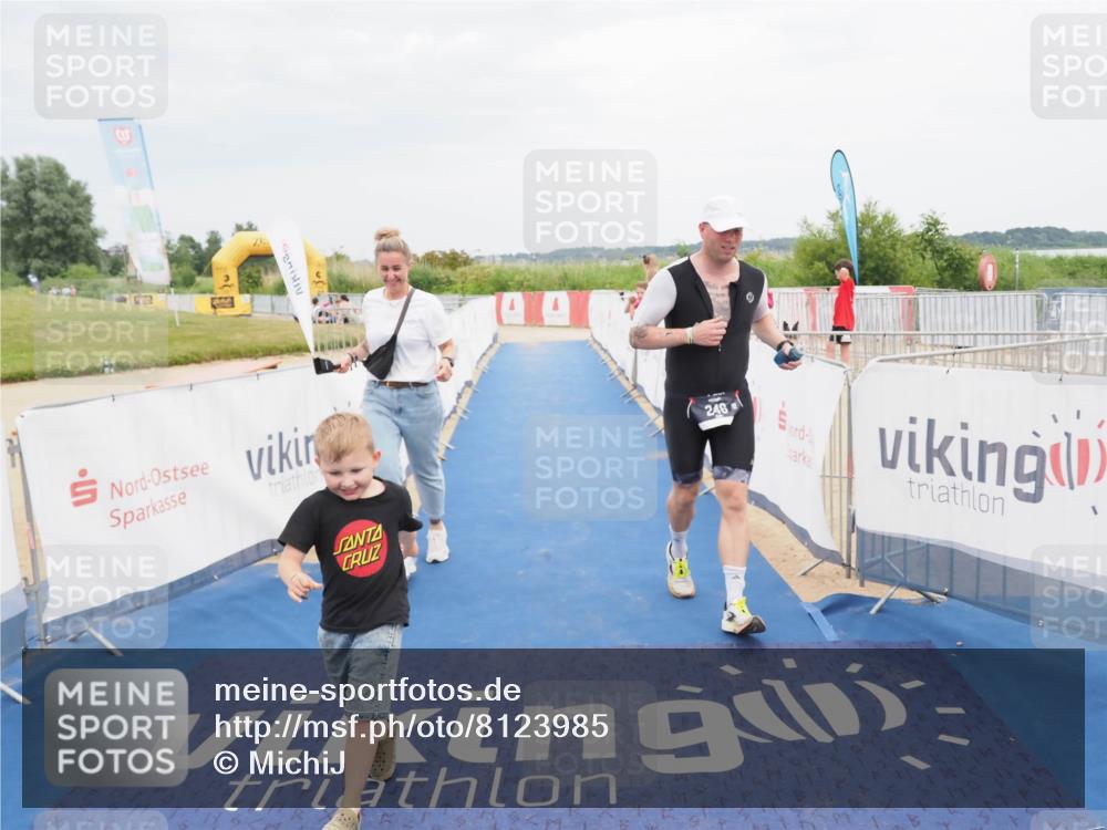 22.06.2025 - Viking Triathlon MichiJ http://msf.ph/oto/8123985 22.06.2025 17:09:48 Ziel 246 meine-sportfotos.de