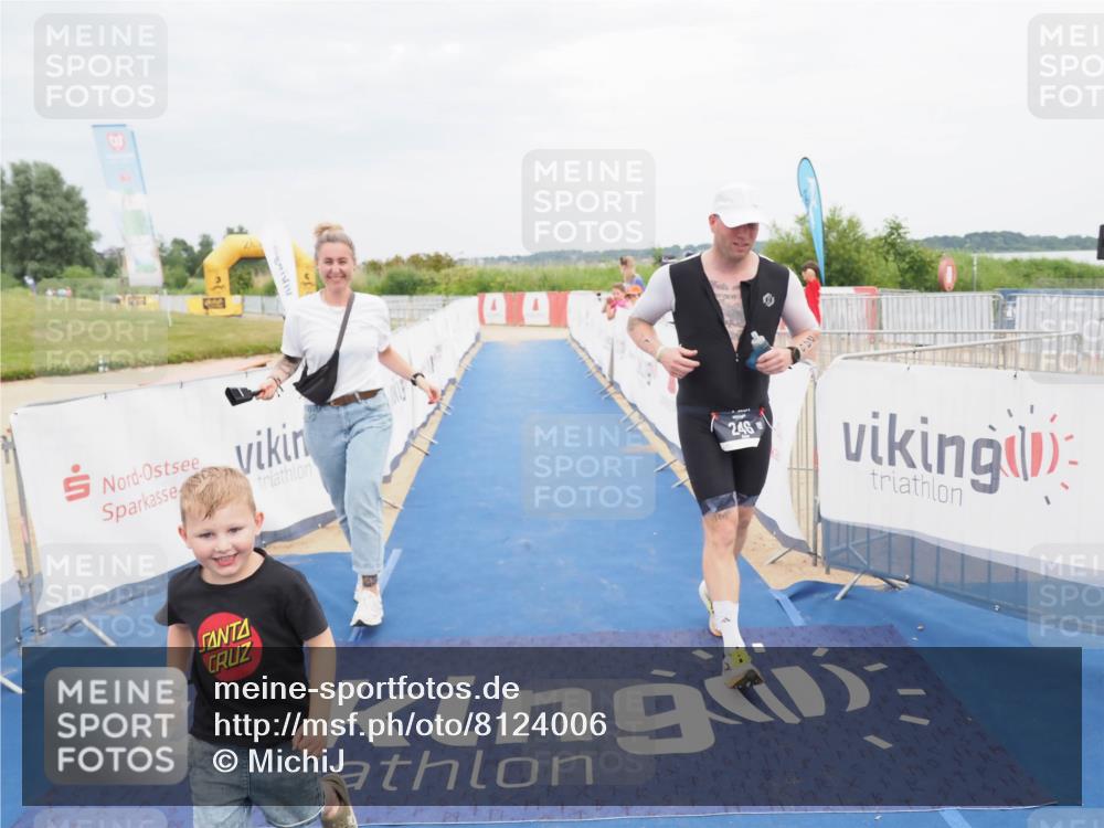 22.06.2025 - Viking Triathlon MichiJ http://msf.ph/oto/8124006 22.06.2025 17:09:48 Ziel 246 meine-sportfotos.de
