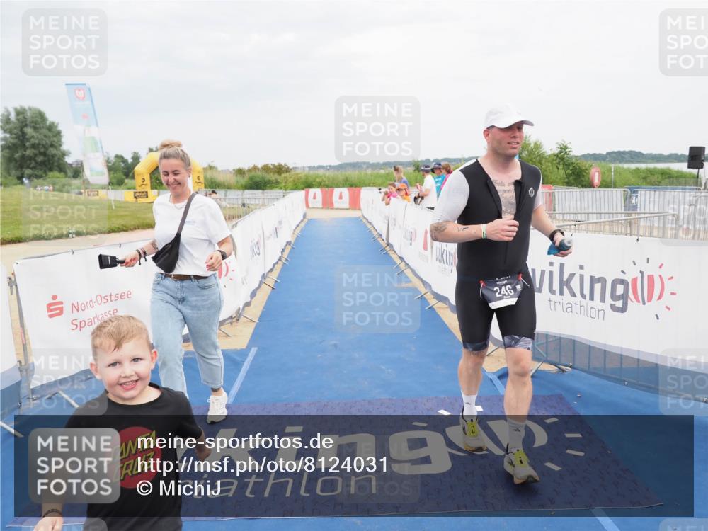 22.06.2025 - Viking Triathlon MichiJ http://msf.ph/oto/8124031 22.06.2025 17:09:49 Ziel 246 meine-sportfotos.de