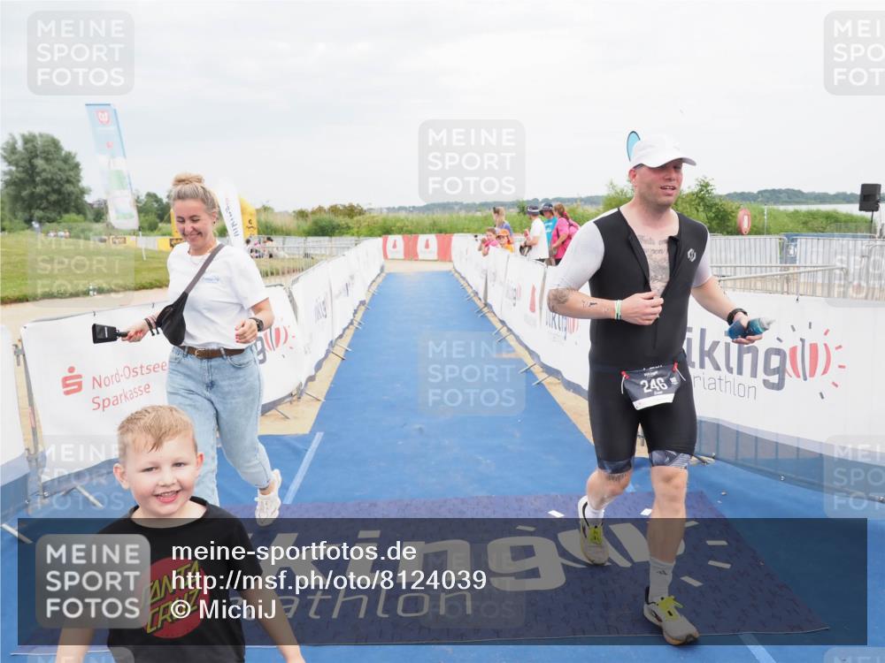 22.06.2025 - Viking Triathlon MichiJ http://msf.ph/oto/8124039 22.06.2025 17:09:49 Ziel 246 meine-sportfotos.de
