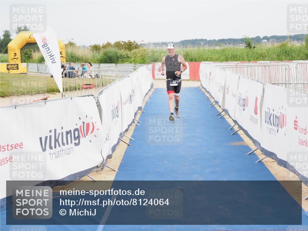 22.06.2025 - Viking Triathlon MichiJ http://msf.ph/oto/8124064 22.06.2025 17:18:01 Ziel 447 meine-sportfotos.de