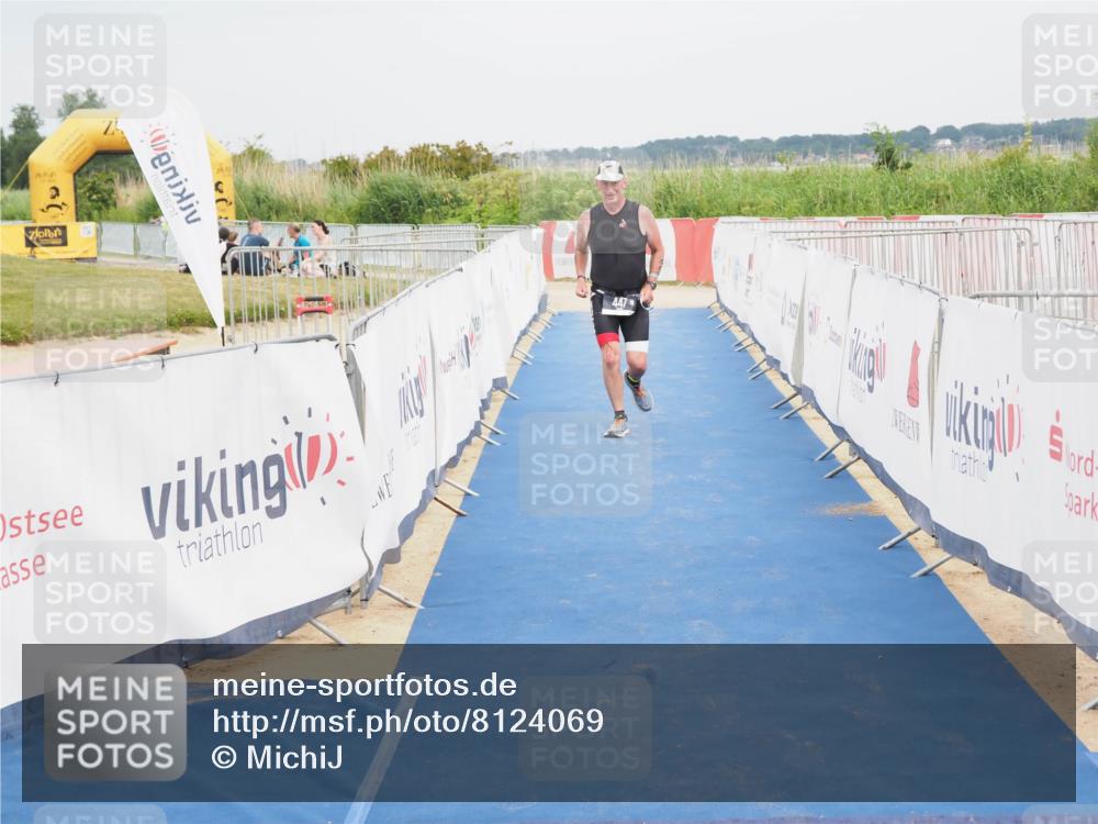 22.06.2025 - Viking Triathlon MichiJ http://msf.ph/oto/8124069 22.06.2025 17:18:01 Ziel 447 meine-sportfotos.de
