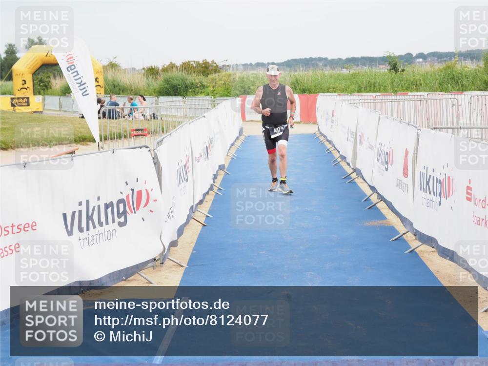 22.06.2025 - Viking Triathlon MichiJ http://msf.ph/oto/8124077 22.06.2025 17:18:01 Ziel 447 meine-sportfotos.de