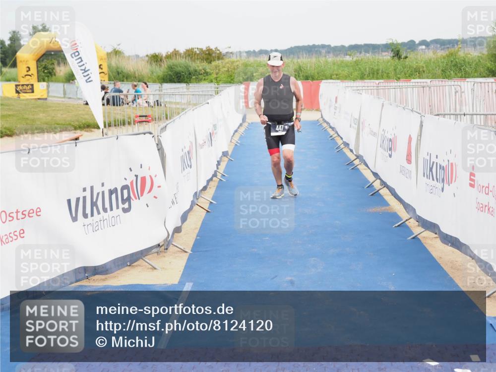 22.06.2025 - Viking Triathlon MichiJ http://msf.ph/oto/8124120 22.06.2025 17:18:02 Ziel 447 meine-sportfotos.de
