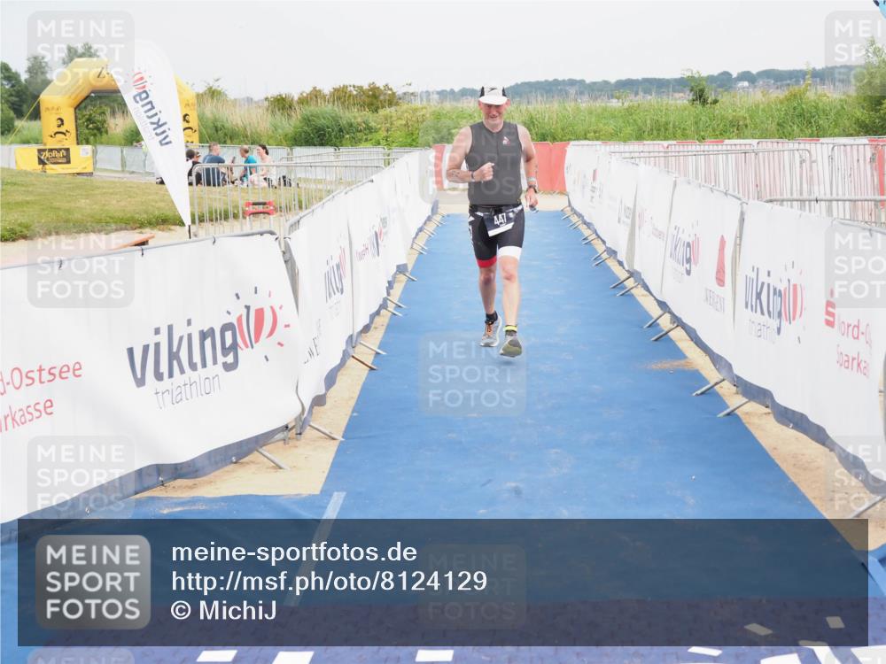 22.06.2025 - Viking Triathlon MichiJ http://msf.ph/oto/8124129 22.06.2025 17:18:02 Ziel 447 meine-sportfotos.de