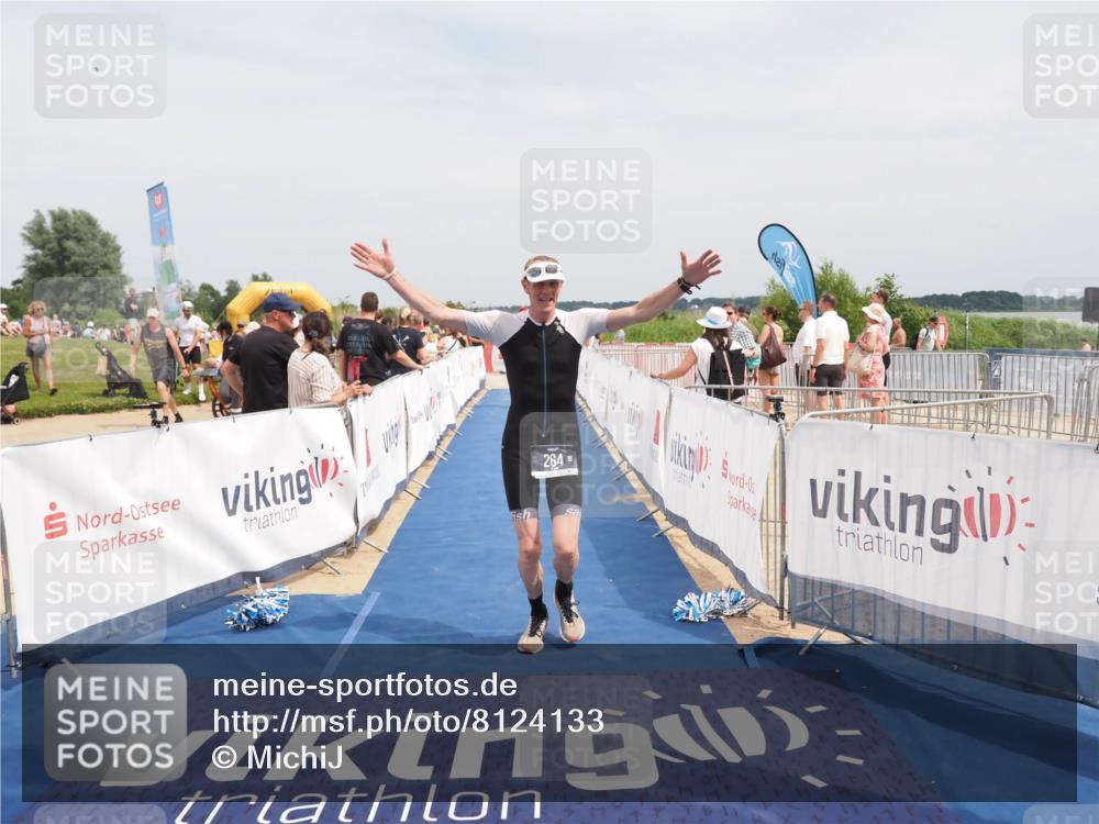 22.06.2025 - Viking Triathlon MichiJ http://msf.ph/oto/8124133 22.06.2025 15:14:55 Ziel 264, 377 meine-sportfotos.de