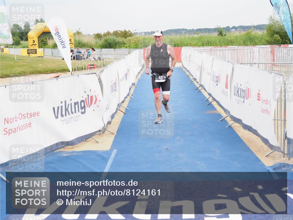 22.06.2025 - Viking Triathlon MichiJ http://msf.ph/oto/8124161 22.06.2025 17:18:02 Ziel 447 meine-sportfotos.de
