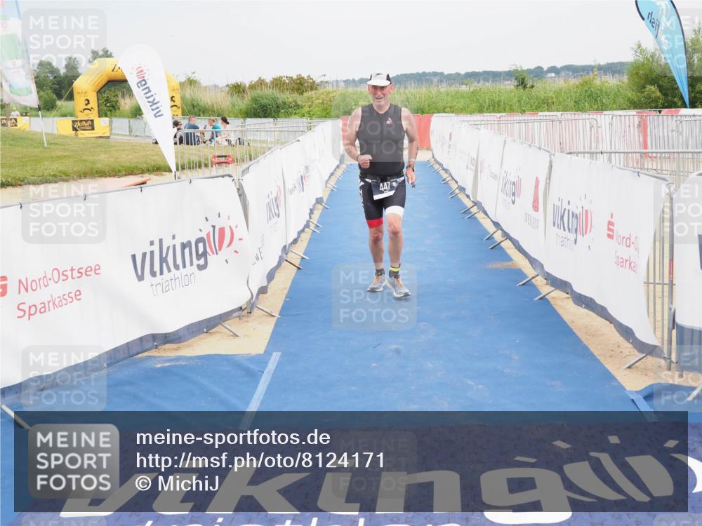 22.06.2025 - Viking Triathlon MichiJ http://msf.ph/oto/8124171 22.06.2025 17:18:03 Ziel 447 meine-sportfotos.de