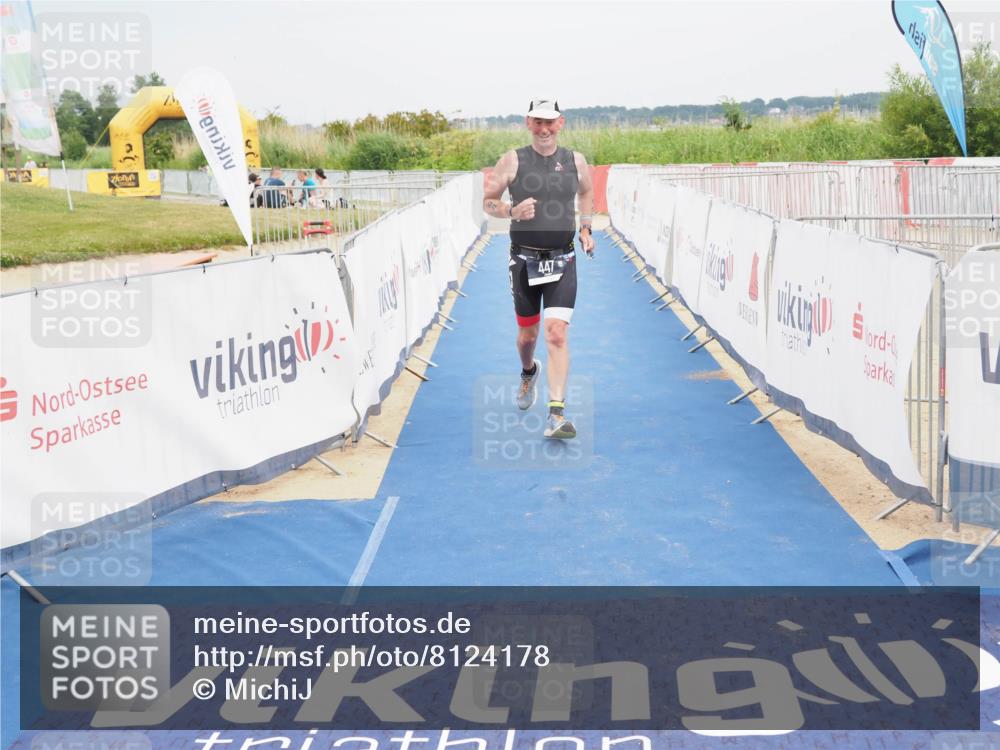 22.06.2025 - Viking Triathlon MichiJ http://msf.ph/oto/8124178 22.06.2025 17:18:03 Ziel 447 meine-sportfotos.de