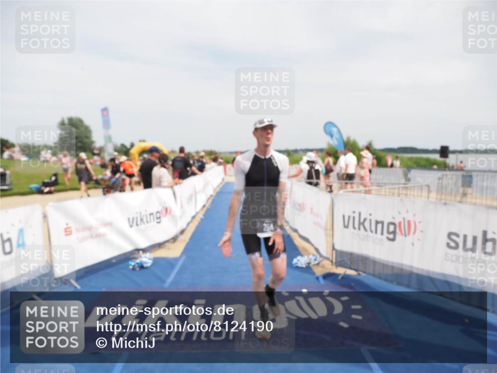 22.06.2025 - Viking Triathlon MichiJ http://msf.ph/oto/8124190 22.06.2025 15:14:56 Ziel 264, 377 meine-sportfotos.de