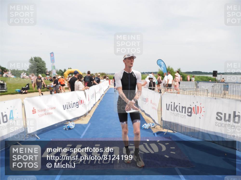 22.06.2025 - Viking Triathlon MichiJ http://msf.ph/oto/8124199 22.06.2025 15:14:56 Ziel 264, 377 meine-sportfotos.de