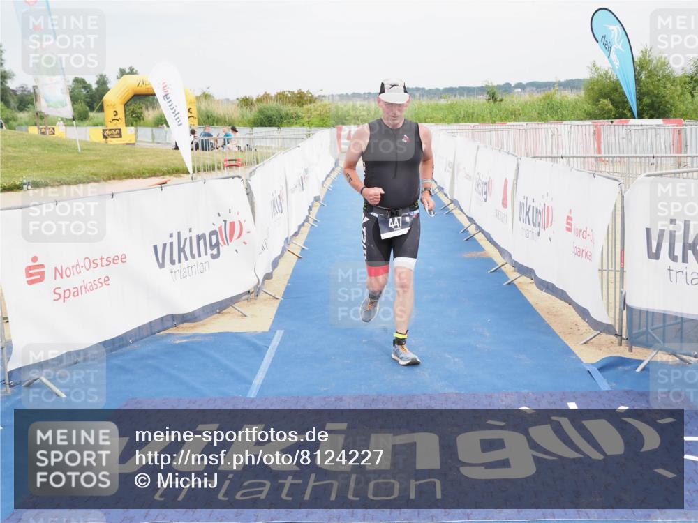 22.06.2025 - Viking Triathlon MichiJ http://msf.ph/oto/8124227 22.06.2025 17:18:03 Ziel 447 meine-sportfotos.de
