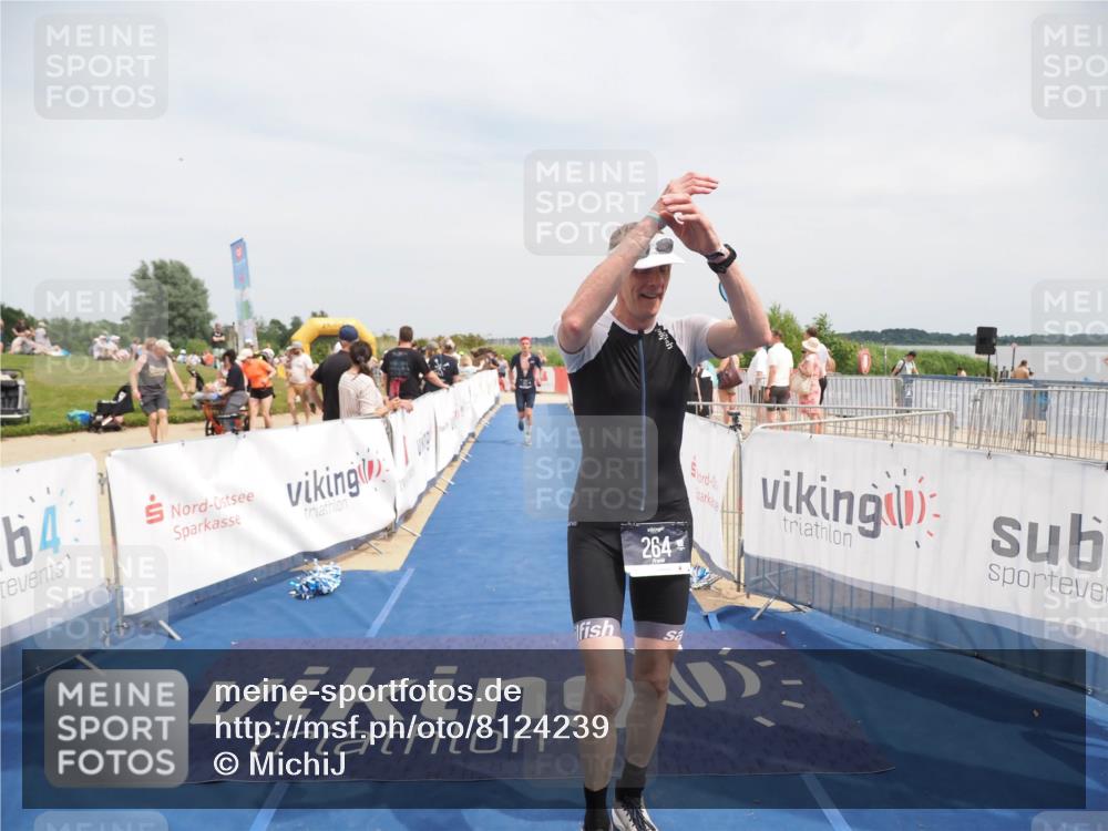 22.06.2025 - Viking Triathlon MichiJ http://msf.ph/oto/8124239 22.06.2025 15:14:57 Ziel 264, 377 meine-sportfotos.de