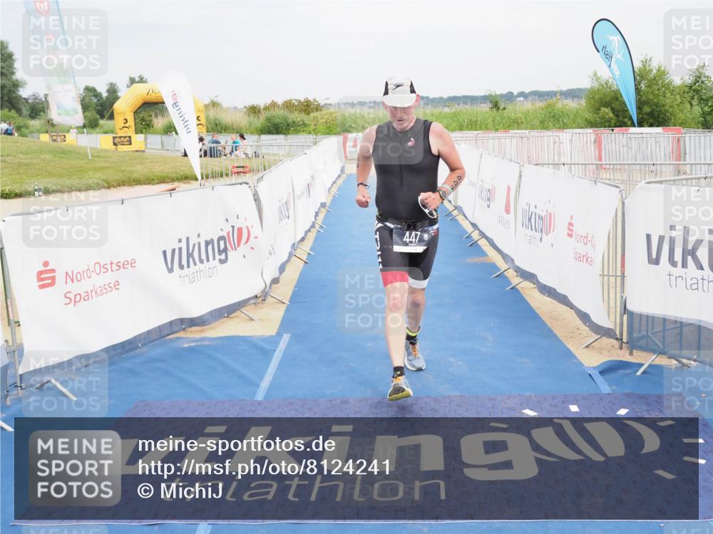 22.06.2025 - Viking Triathlon MichiJ http://msf.ph/oto/8124241 22.06.2025 17:18:04 Ziel 447 meine-sportfotos.de