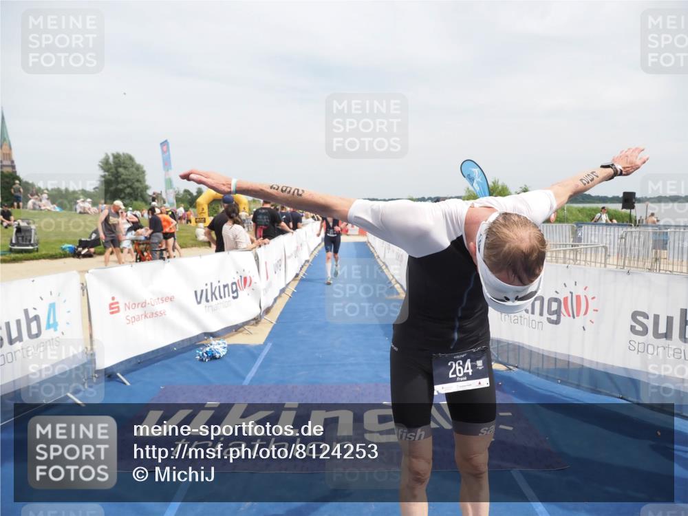 22.06.2025 - Viking Triathlon MichiJ http://msf.ph/oto/8124253 22.06.2025 15:14:58 Ziel 264, 377 meine-sportfotos.de