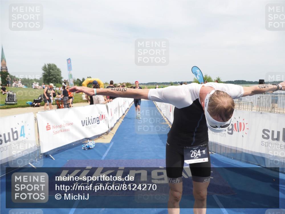 22.06.2025 - Viking Triathlon MichiJ http://msf.ph/oto/8124270 22.06.2025 15:14:58 Ziel 264, 377 meine-sportfotos.de