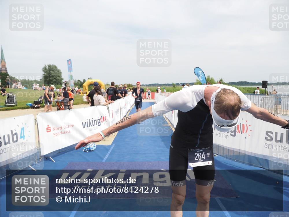 22.06.2025 - Viking Triathlon MichiJ http://msf.ph/oto/8124278 22.06.2025 15:14:58 Ziel 264, 377 meine-sportfotos.de