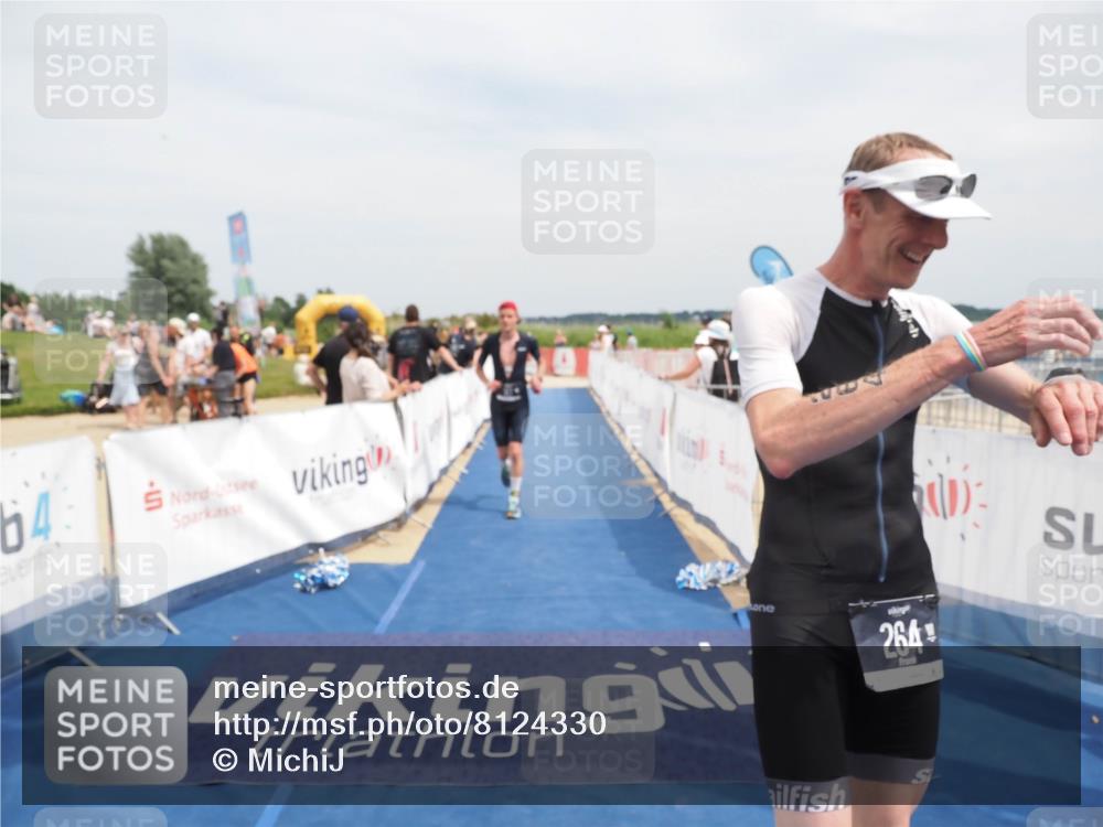 22.06.2025 - Viking Triathlon MichiJ http://msf.ph/oto/8124330 22.06.2025 15:14:59 Ziel 264, 377 meine-sportfotos.de