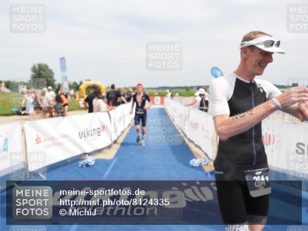 22.06.2025 - Viking Triathlon MichiJ http://msf.ph/oto/8124335 22.06.2025 15:14:59 Ziel 264, 377 meine-sportfotos.de