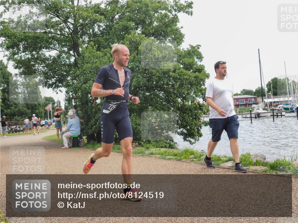 22.06.2025 - Viking Triathlon KatJ http://msf.ph/oto/8124519 22.06.2025 13:40:22 Laufen 225 meine-sportfotos.de