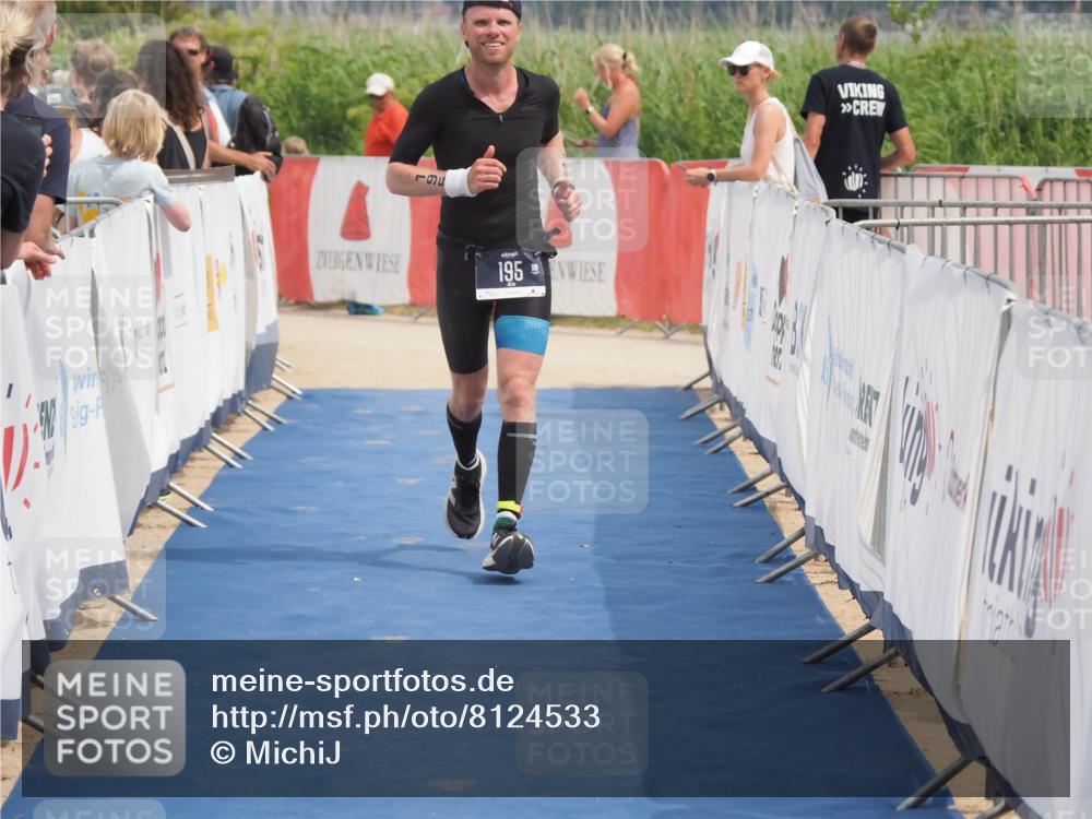 22.06.2025 - Viking Triathlon MichiJ http://msf.ph/oto/8124533 22.06.2025 15:15:10 Ziel 195 meine-sportfotos.de