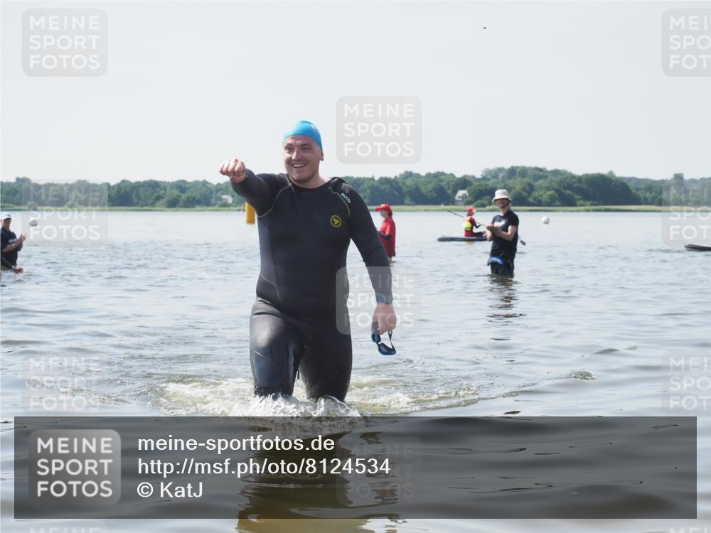 22.06.2025 - Viking Triathlon KatJ http://msf.ph/oto/8124534 22.06.2025 11:06:18 Schwimmen 303 meine-sportfotos.de