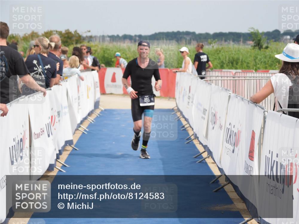 22.06.2025 - Viking Triathlon MichiJ http://msf.ph/oto/8124583 22.06.2025 15:15:11 Ziel 195 meine-sportfotos.de