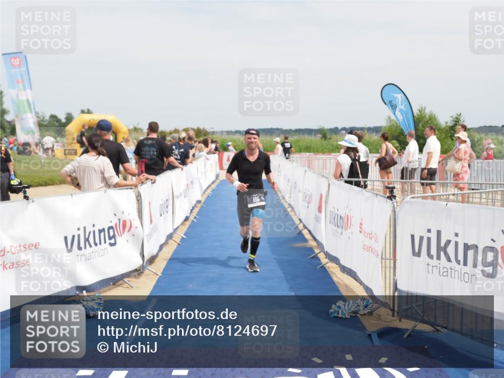 22.06.2025 - Viking Triathlon MichiJ http://msf.ph/oto/8124697 22.06.2025 15:15:13 Ziel 195 meine-sportfotos.de