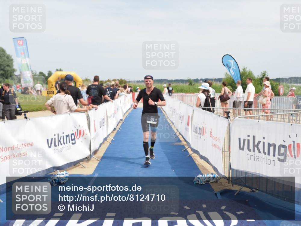 22.06.2025 - Viking Triathlon MichiJ http://msf.ph/oto/8124710 22.06.2025 15:15:13 Ziel 195 meine-sportfotos.de