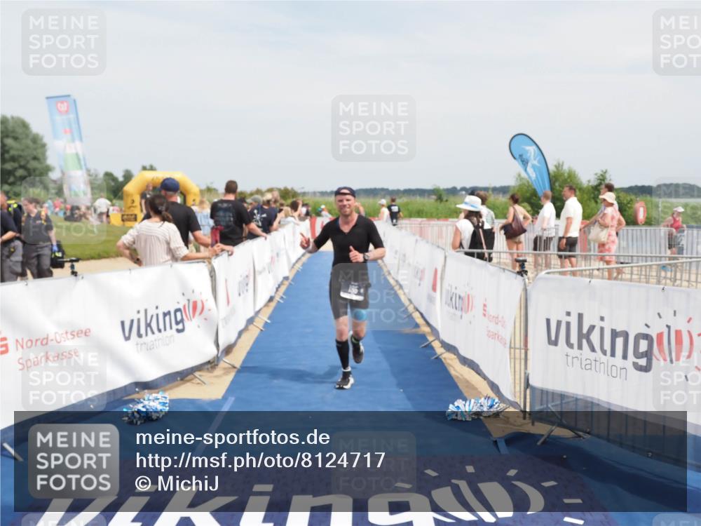 22.06.2025 - Viking Triathlon MichiJ http://msf.ph/oto/8124717 22.06.2025 15:15:13 Ziel 195 meine-sportfotos.de