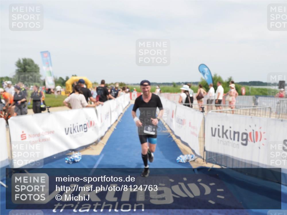 22.06.2025 - Viking Triathlon MichiJ http://msf.ph/oto/8124763 22.06.2025 15:15:14 Ziel 195 meine-sportfotos.de