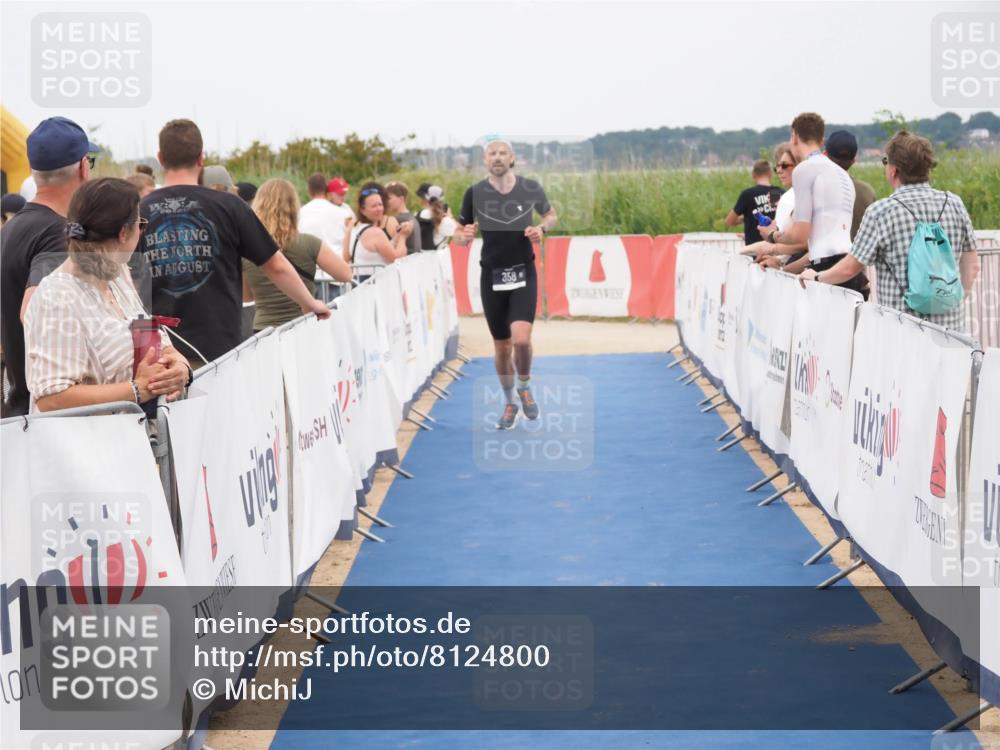 22.06.2025 - Viking Triathlon MichiJ http://msf.ph/oto/8124800 22.06.2025 15:19:26 Ziel 358 meine-sportfotos.de