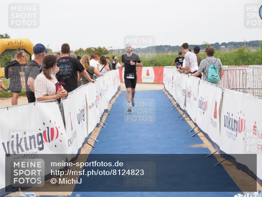 22.06.2025 - Viking Triathlon MichiJ http://msf.ph/oto/8124823 22.06.2025 15:19:27 Ziel 358 meine-sportfotos.de